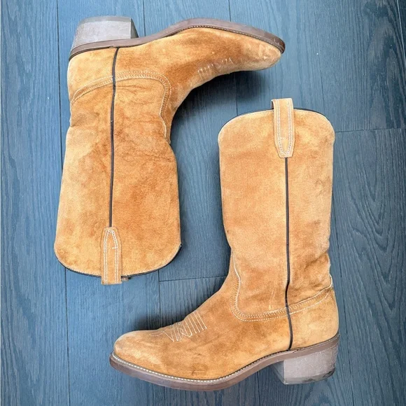 SOLD Vintage 1970s Tan Suede Cowboy Boots - Picture 3 of 5